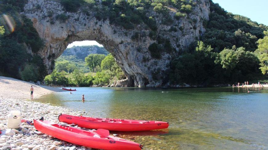Charmante Maison Avec Terrasse Aux Portes De L'Ardeche ปอง-แซ็ง-เอสปริ ภายนอก รูปภาพ